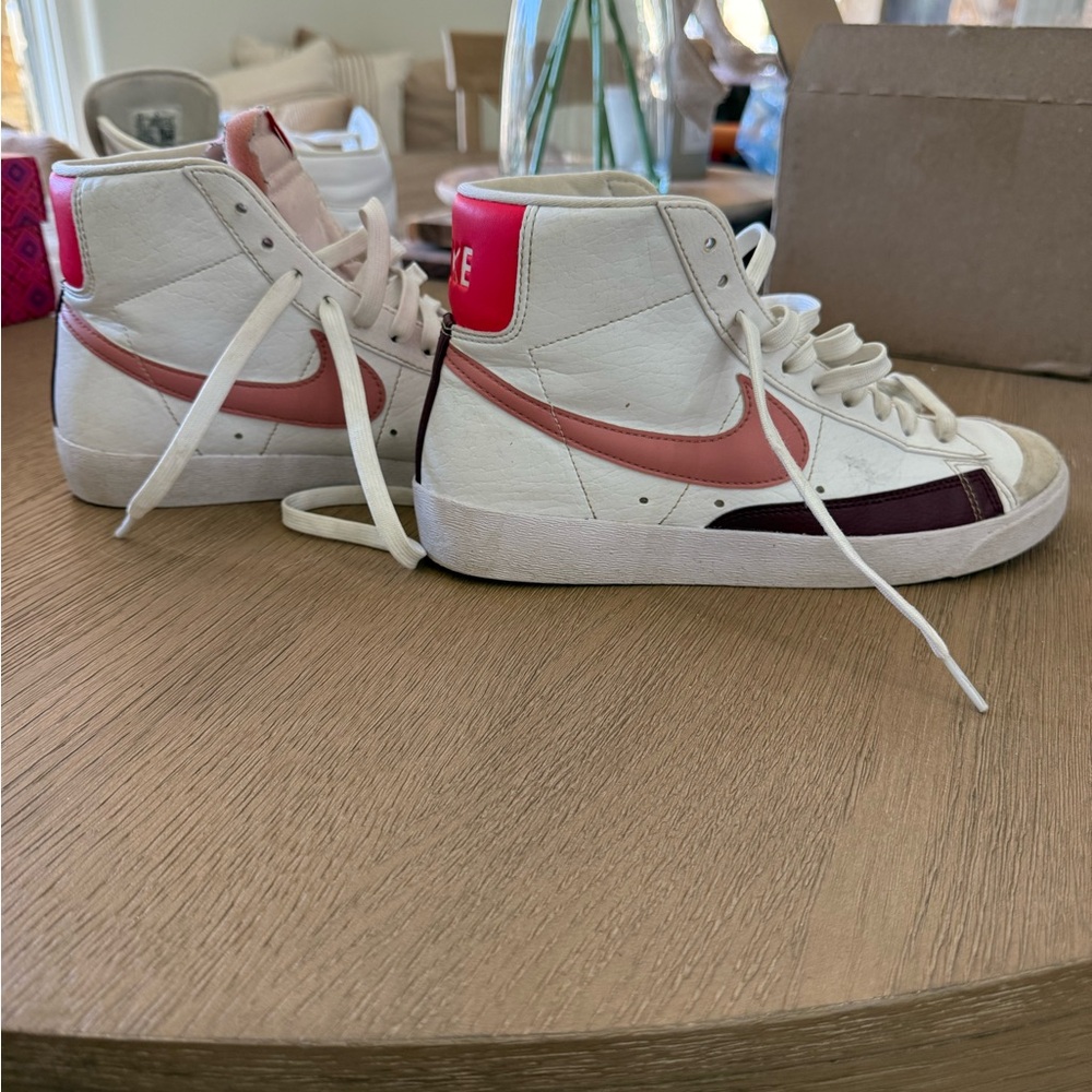 Nike High-Top Sneakers in White and Pink